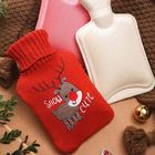 el perrito rojo Papá Noel hizo punto las botellas de agua calientes de las cubiertas para la promoción caliente del invierno